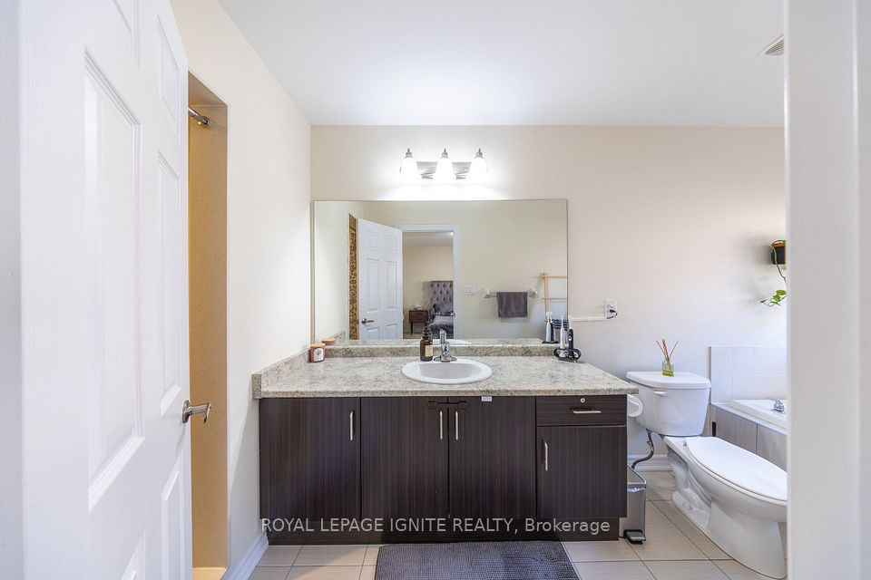 21 Sail Road, Brampton, ON L7A 4W7 25