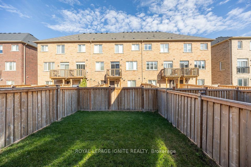 21 Sail Road, Brampton, ON L7A 4W7 18