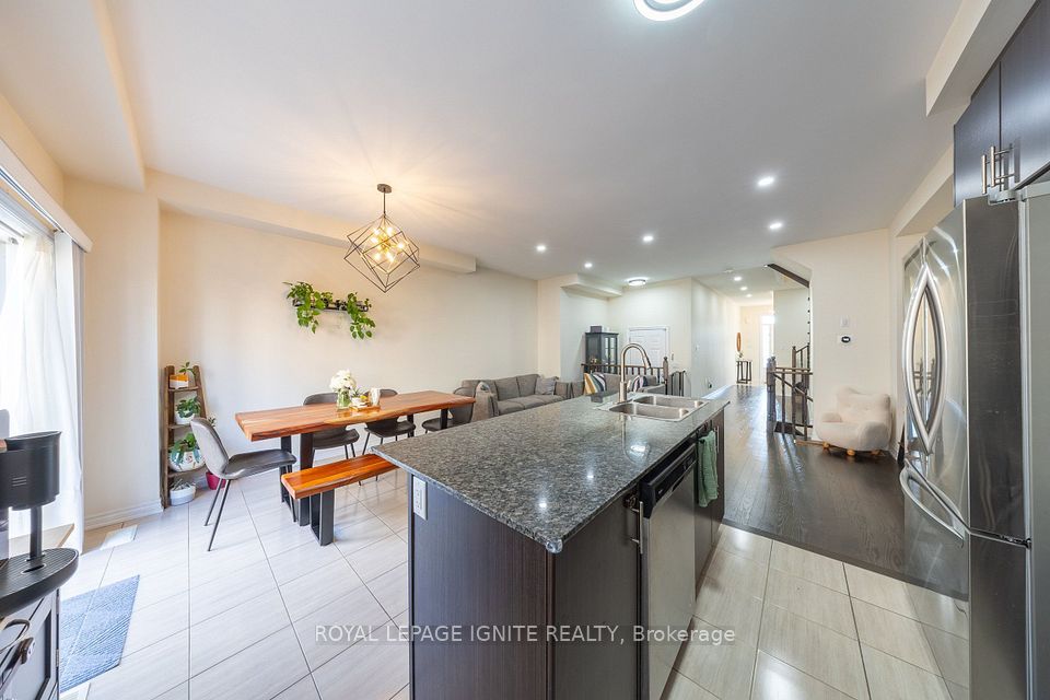 21 Sail Road, Brampton, ON L7A 4W7 17