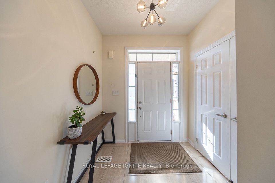 21 Sail Road, Brampton, ON L7A 4W7 4