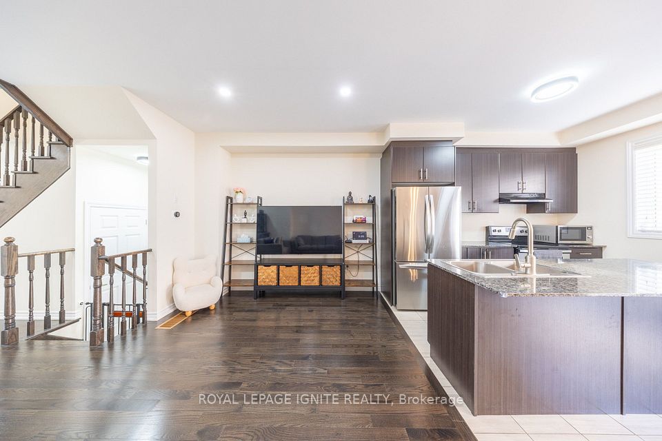 21 Sail Road, Brampton, ON L7A 4W7 13