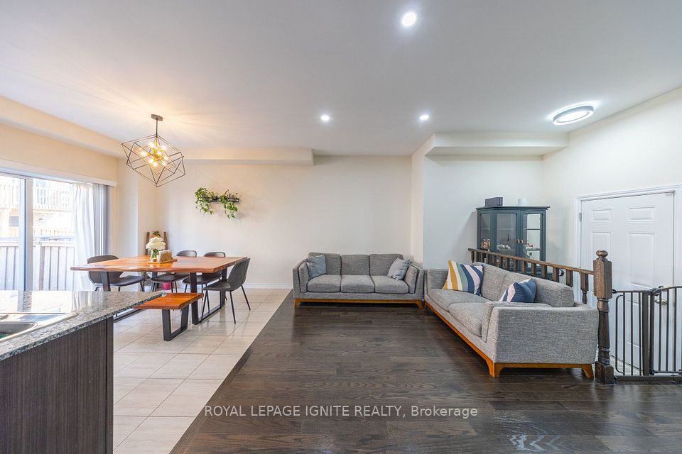 21 Sail Road, Brampton, ON L7A 4W7 12