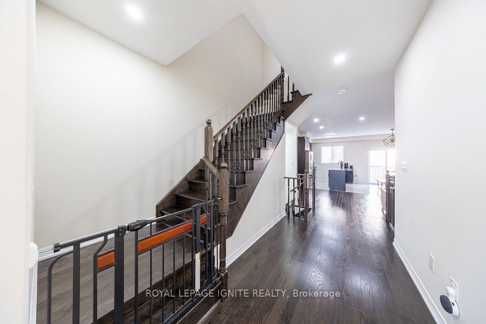 21 Sail Road, Brampton, ON L7A 4W7 7