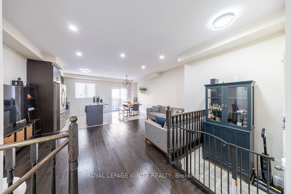 21 Sail Road, Brampton, ON L7A 4W7 8