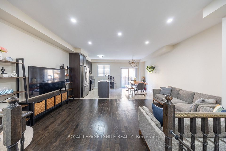 21 Sail Road, Brampton, ON L7A 4W7 9