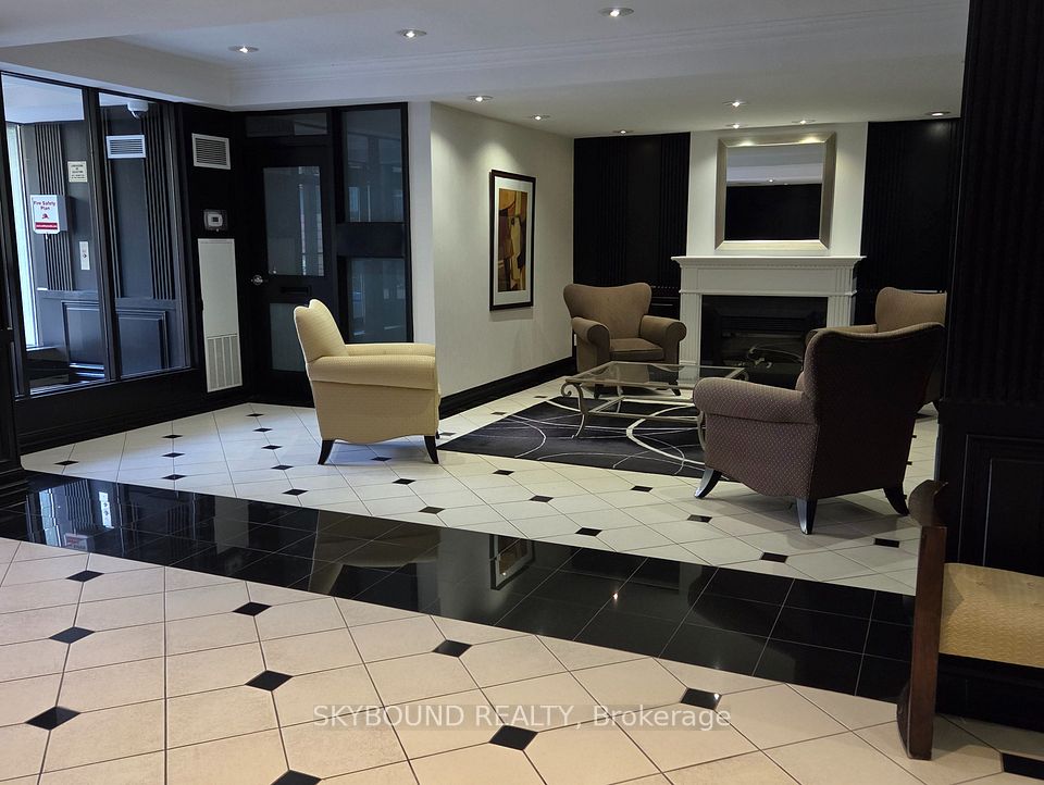 22 Southport Street W 923, Toronto, ON M6S 4Y9 3
