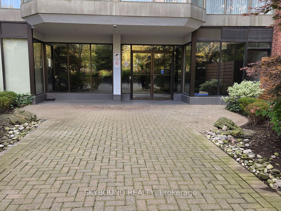 Condo Apartment at 22 Southport Street W 923, Toronto, ON M6S 4Y9