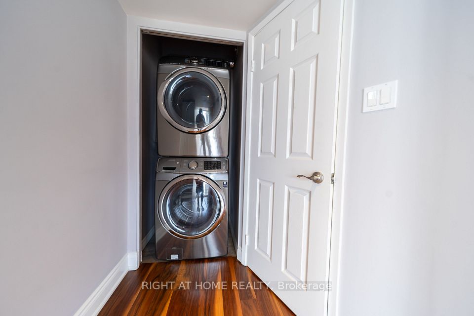 45 Kingsbridge Garden Circle 1910, Mississauga, ON L5R 3K4 19
