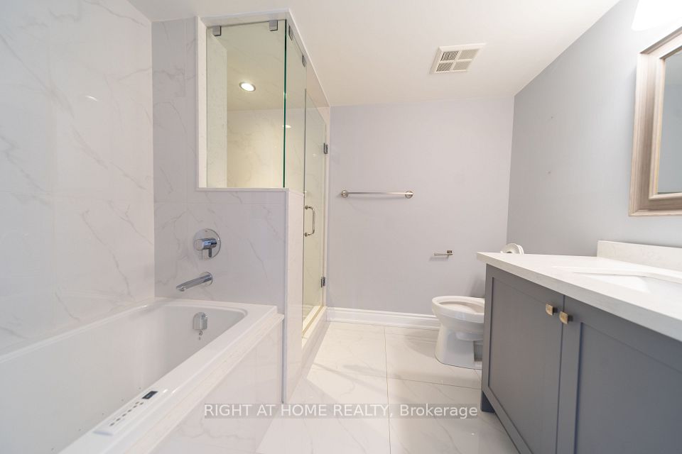 45 Kingsbridge Garden Circle 1910, Mississauga, ON L5R 3K4 20