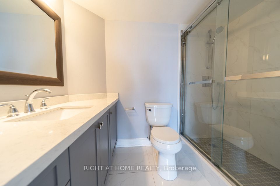 45 Kingsbridge Garden Circle 1910, Mississauga, ON L5R 3K4 16