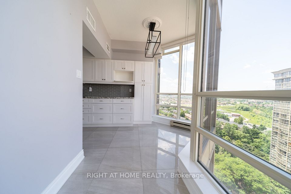 45 Kingsbridge Garden Circle 1910, Mississauga, ON L5R 3K4 8