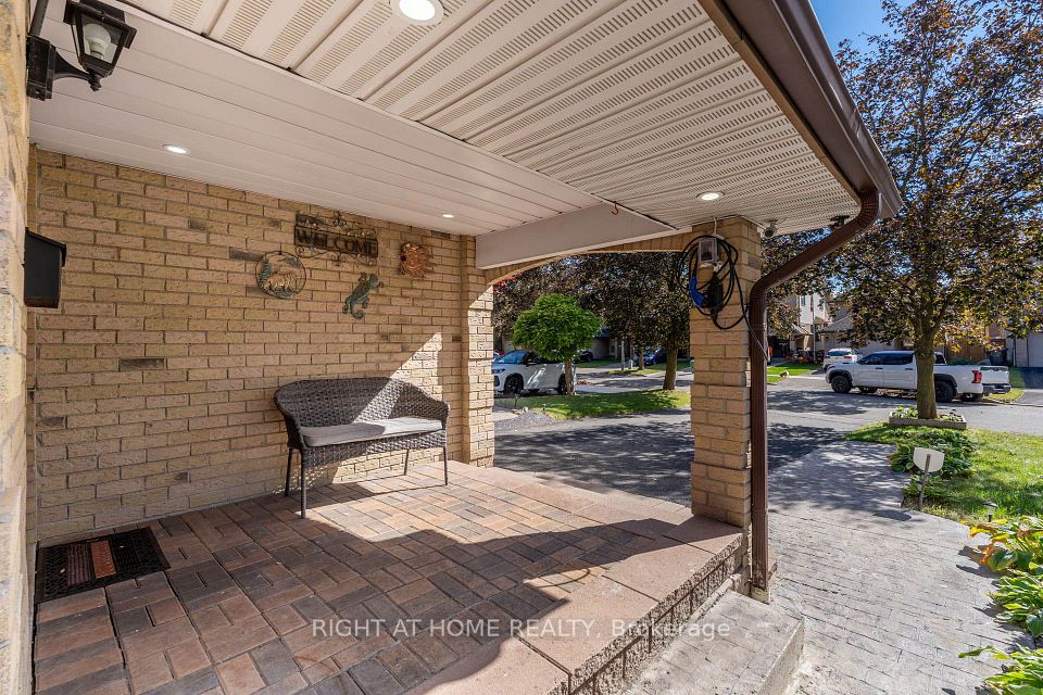 36 Burton Road S, Brampton, ON L6X 1M7 6