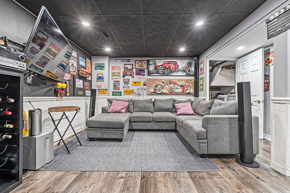 36 Burton Road S, Brampton, ON L6X 1M7 22