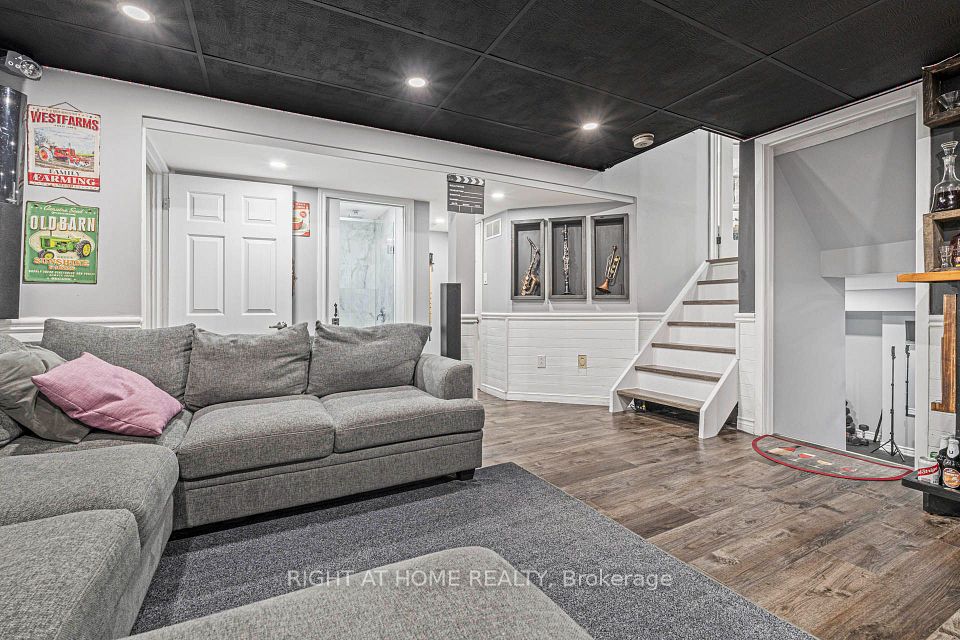 36 Burton Road S, Brampton, ON L6X 1M7 25