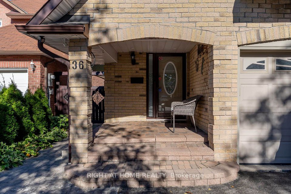 36 Burton Road S, Brampton, ON L6X 1M7 7