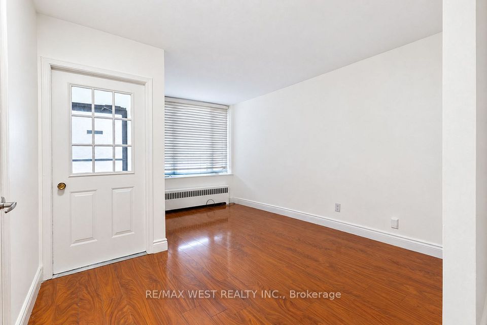 203 Islington Avenue, Toronto, ON M8V 3B8 7