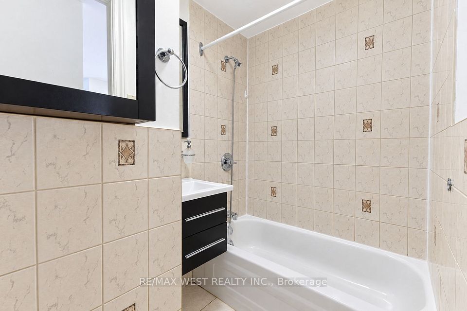 203 Islington Avenue, Toronto, ON M8V 3B8 20