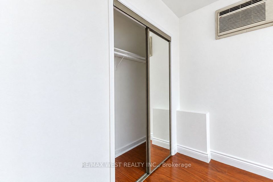203 Islington Avenue, Toronto, ON M8V 3B8 18