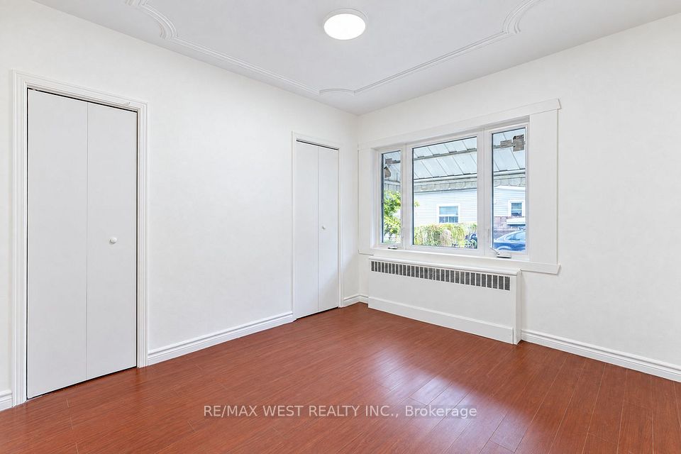 203 Islington Avenue, Toronto, ON M8V 3B8 24