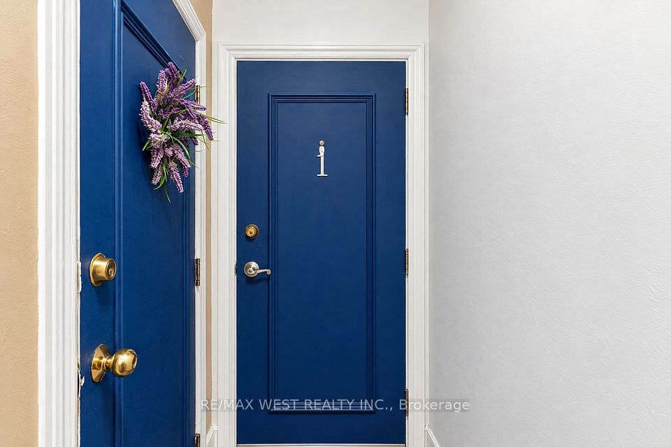 203 Islington Avenue, Toronto, ON M8V 3B8 3