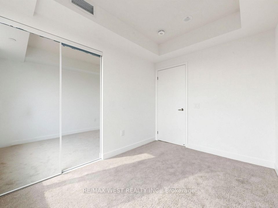 4010 Eglinton Avenue W 1115, Toronto, ON M9A 0G5 19