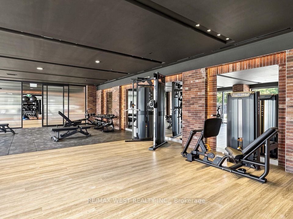 4010 Eglinton Avenue W 1115, Toronto, ON M9A 0G5 25