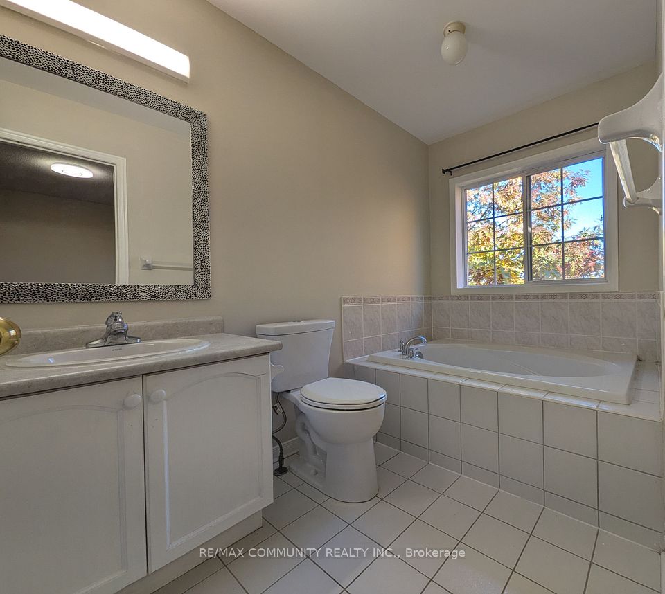 6399 Spinnaker Circle 91, Mississauga, ON L5W 1Z5 12