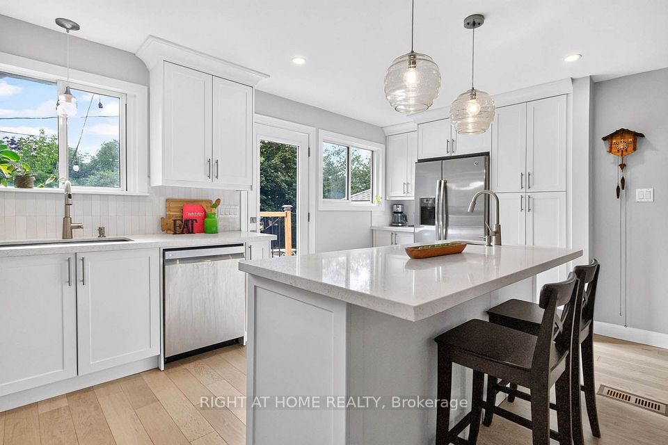 516 Kenmarr Crescent, Burlington, ON L7L 4R7 12