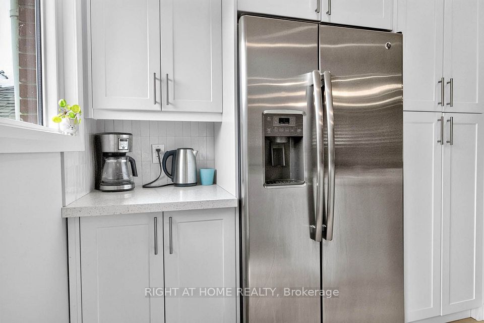 516 Kenmarr Crescent, Burlington, ON L7L 4R7 16