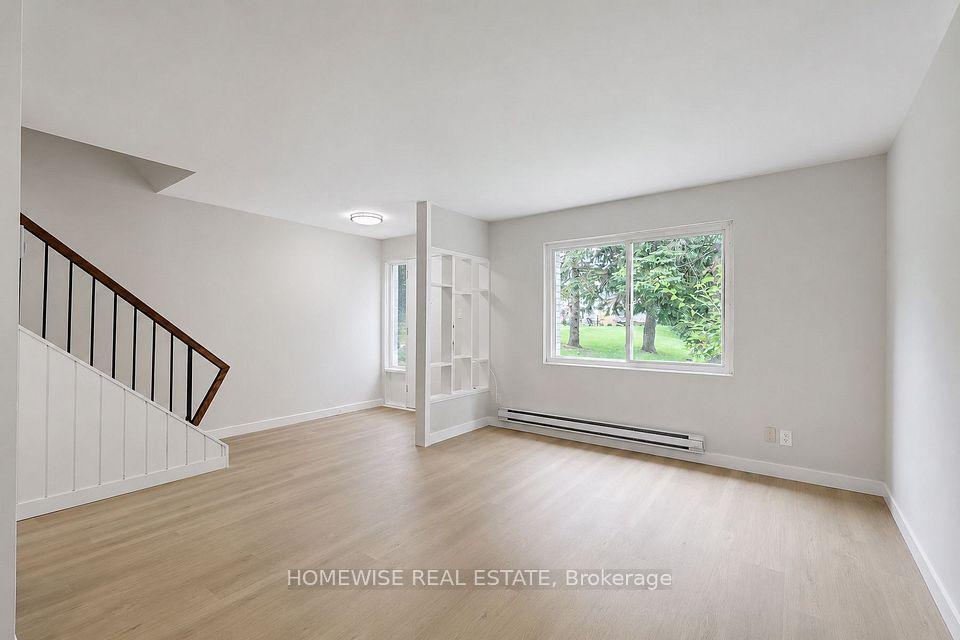 1350 Winding Trail 72, Mississauga, ON L4Y 2T8 9