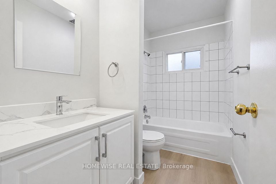 1350 Winding Trail 72, Mississauga, ON L4Y 2T8 17