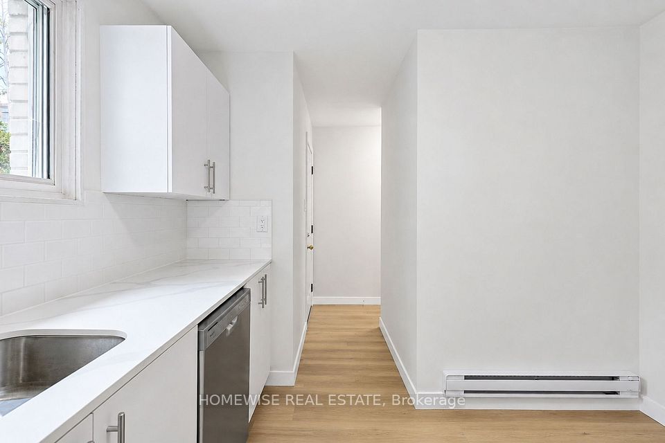 1350 Winding Trail 72, Mississauga, ON L4Y 2T8 16