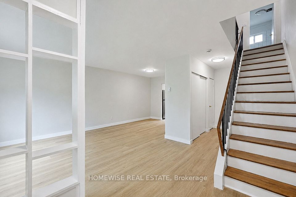 1350 Winding Trail 72, Mississauga, ON L4Y 2T8 6