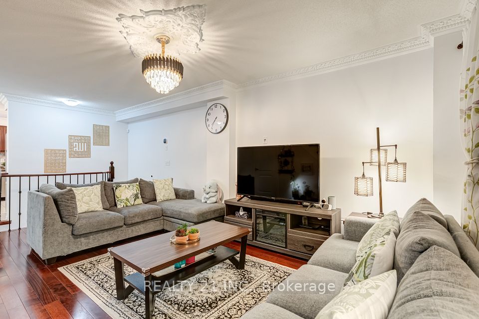 17 Rock Haven Lane, Brampton, ON L6X 0H2 10