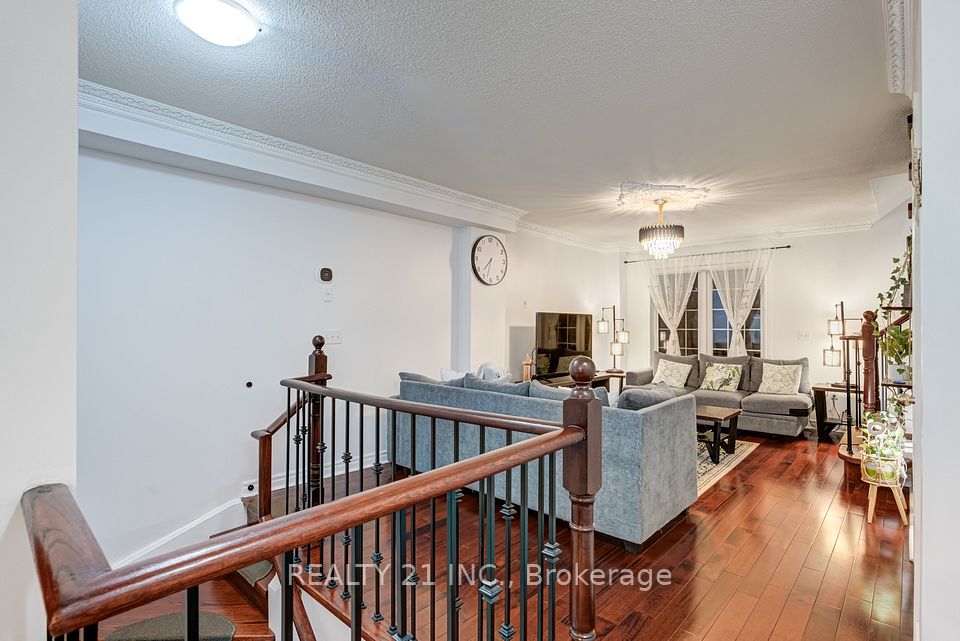 17 Rock Haven Lane, Brampton, ON L6X 0H2 5