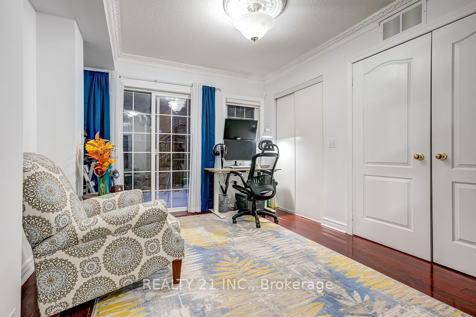 17 Rock Haven Lane, Brampton, ON L6X 0H2 3