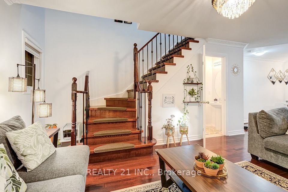 17 Rock Haven Lane, Brampton, ON L6X 0H2 18