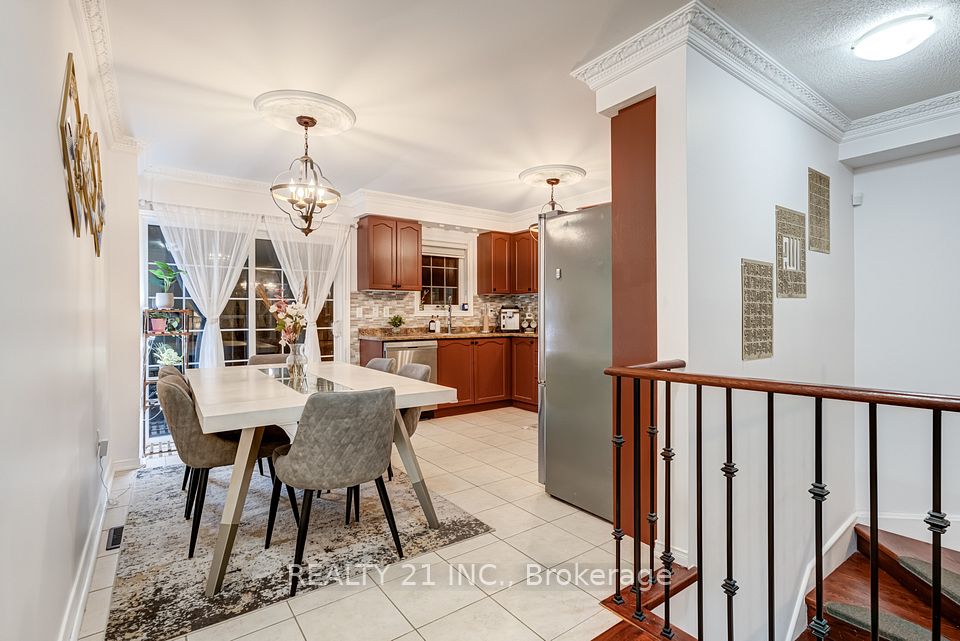 17 Rock Haven Lane, Brampton, ON L6X 0H2 11