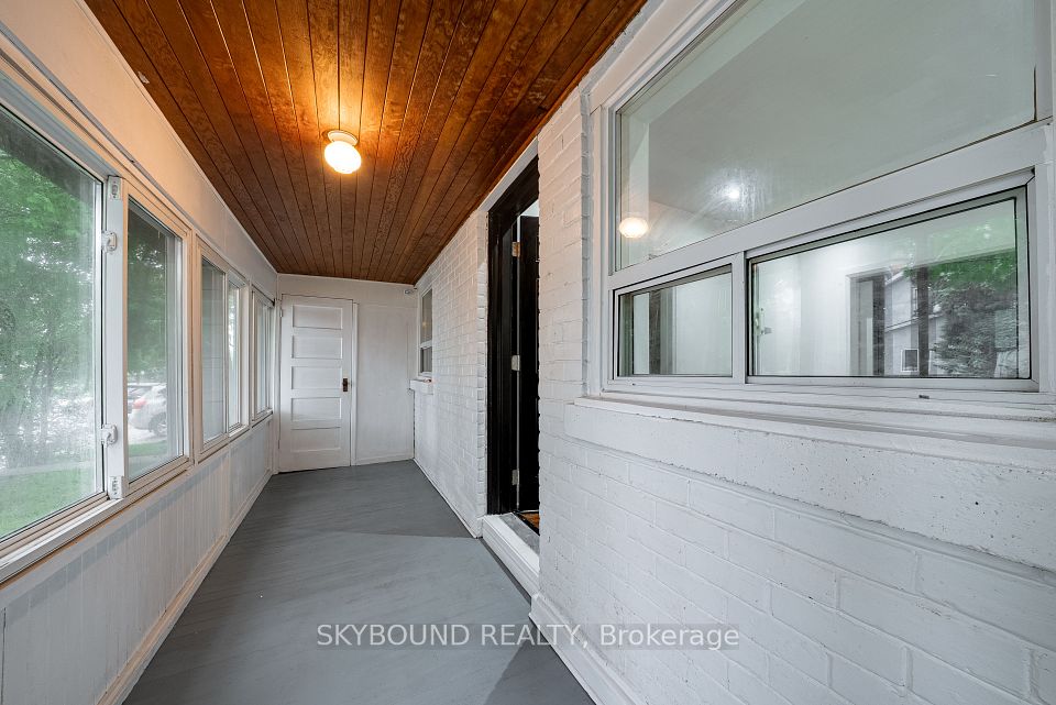 43 Craydon Avenue, Toronto, ON M6M 2C8 4