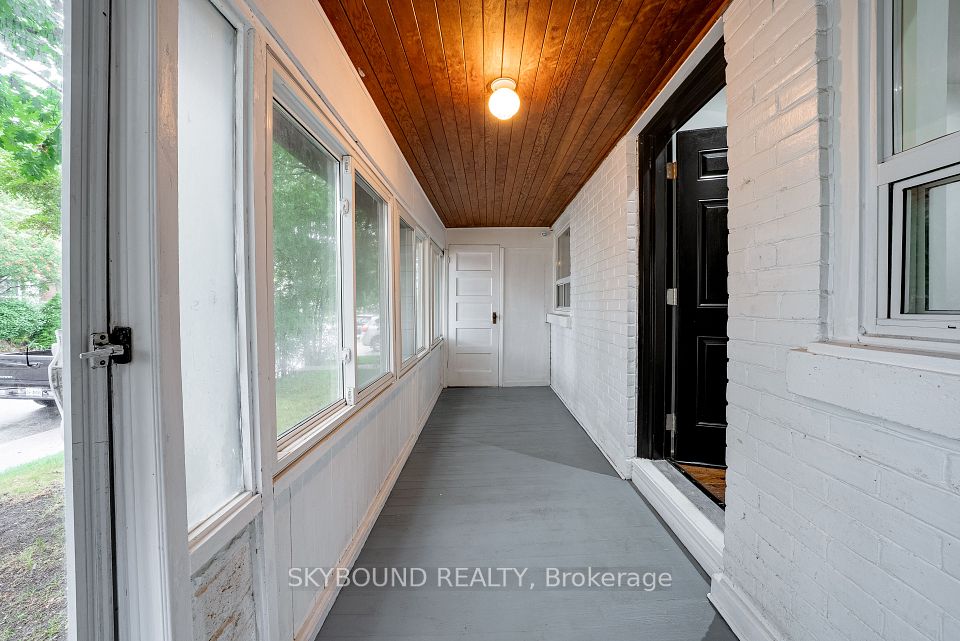 43 Craydon Avenue, Toronto, ON M6M 2C8 5