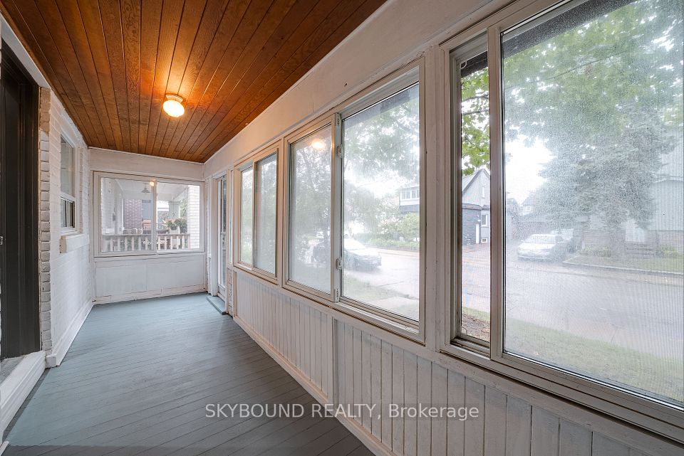 43 Craydon Avenue, Toronto, ON M6M 2C8 6