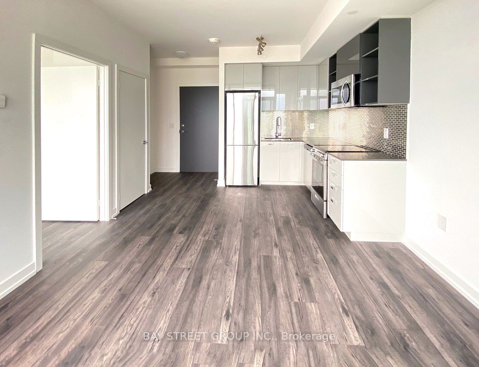 10 De Boers Drive 814, Toronto, ON M3J 0G5 4