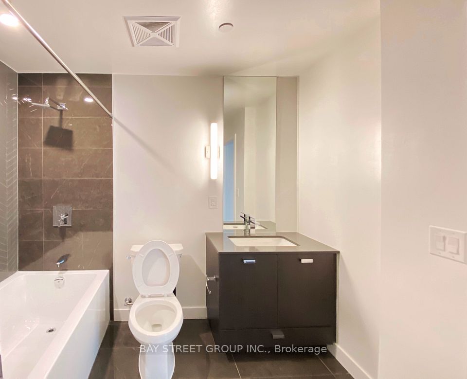 10 De Boers Drive 814, Toronto, ON M3J 0G5 7