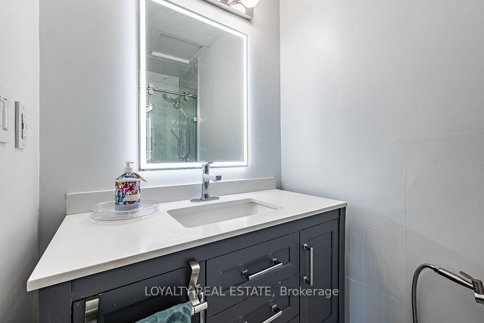 52 Newcastle Crescent, Brampton, ON L6S 3Y8 18