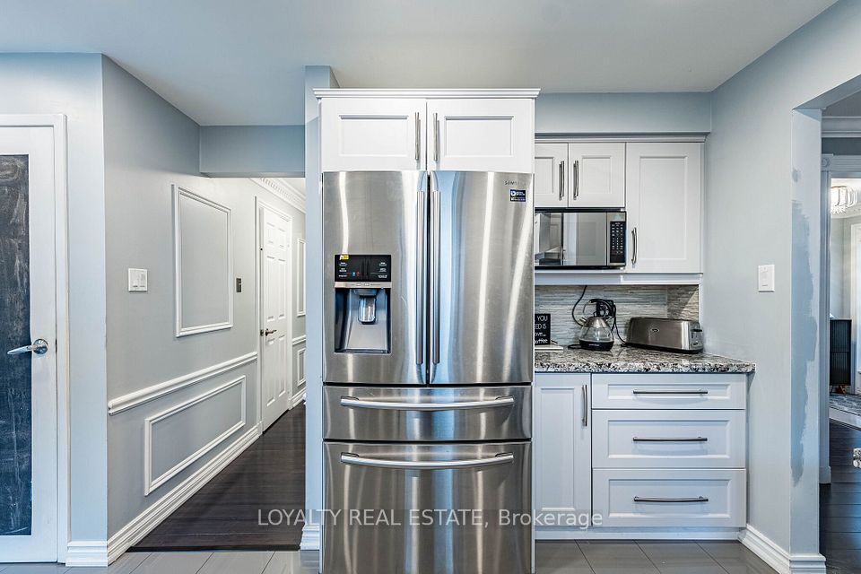 52 Newcastle Crescent, Brampton, ON L6S 3Y8 8