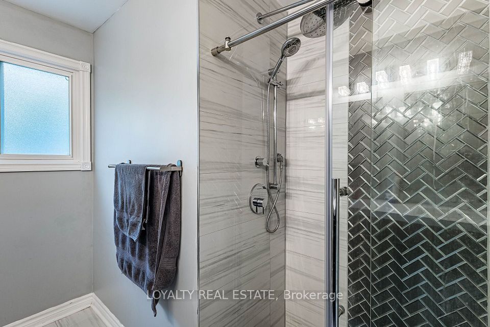 52 Newcastle Crescent, Brampton, ON L6S 3Y8 15