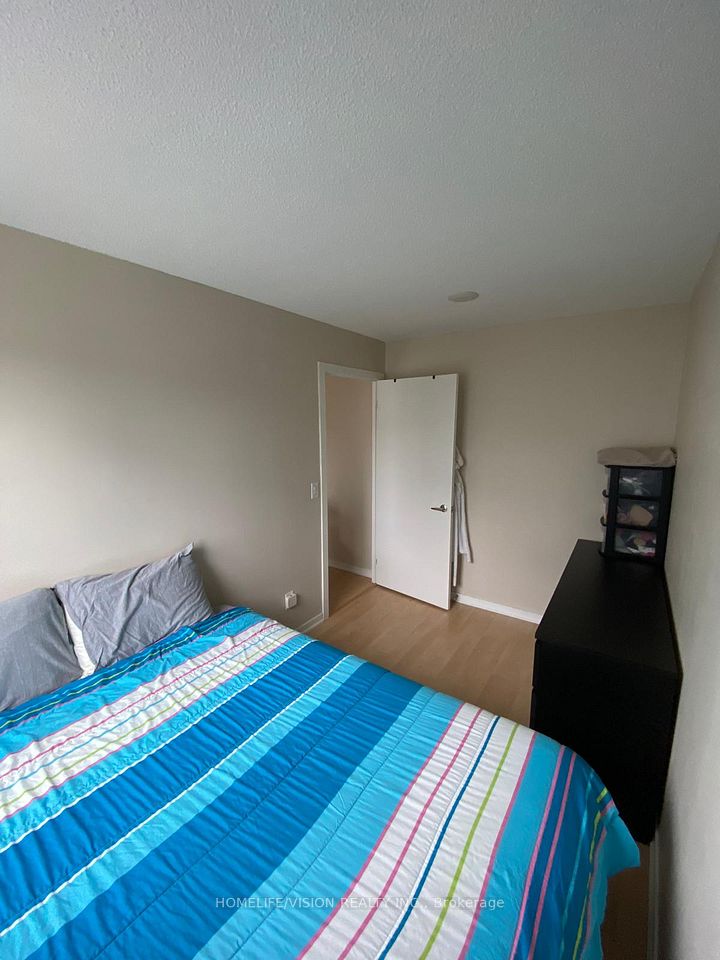 38 Joe Shuster Way 419, Toronto, ON M6K 0A5 7