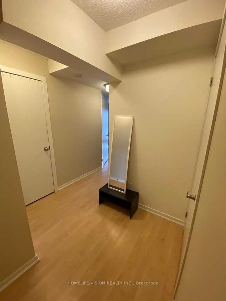 38 Joe Shuster Way 419, Toronto, ON M6K 0A5 12