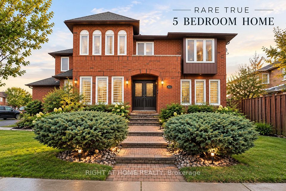 Detached at 39 Banner Road, Brampton, ON L6X 4K8