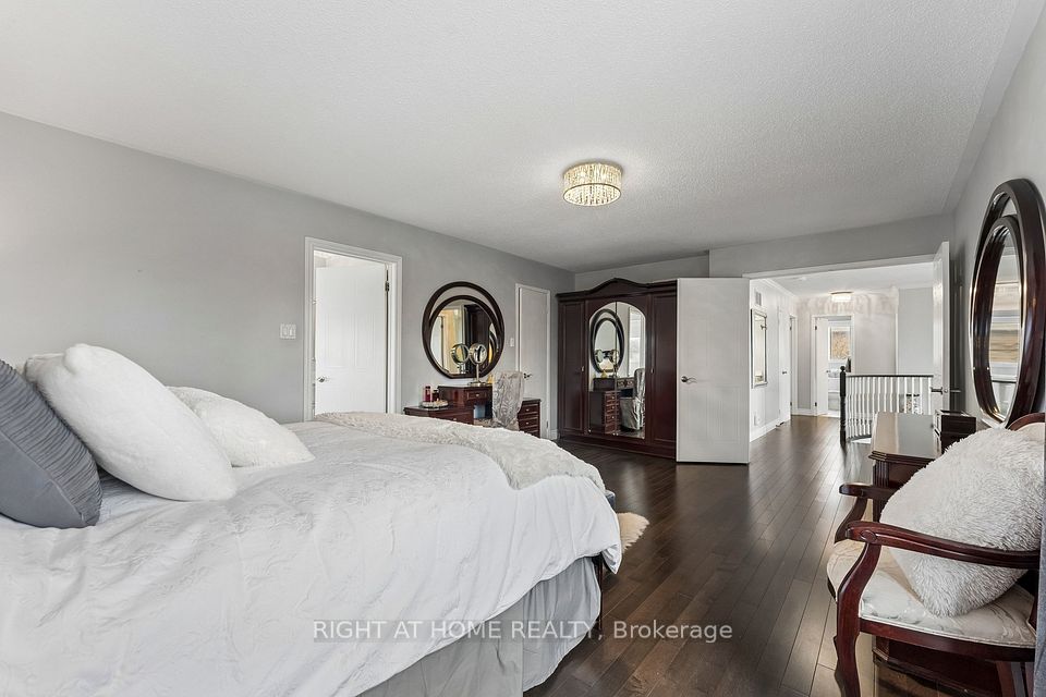 39 Banner Road, Brampton, ON L6X 4K8 24